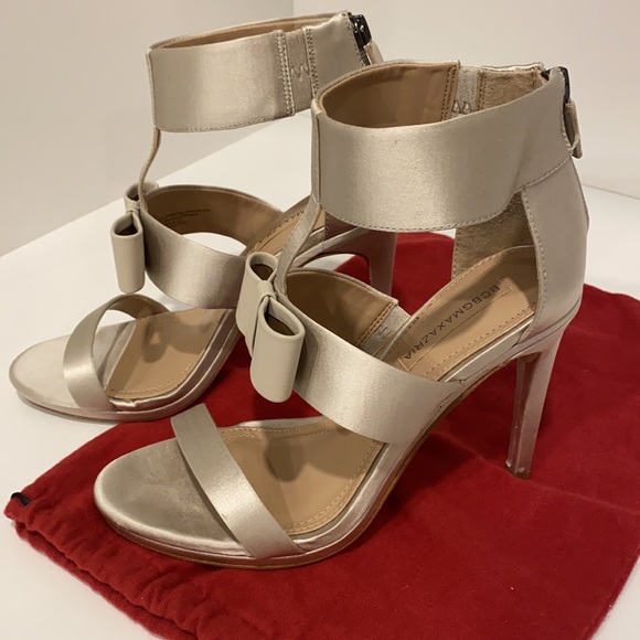 Bcbg satin pumps.  Perfect condition - Picture 3 of 6